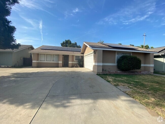 Building Photo - Charming home for rent in Visalia