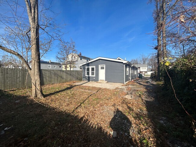 Photo - 1602 Heck Ave