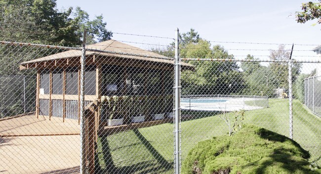 Photo - Hillcrest Point Apartments