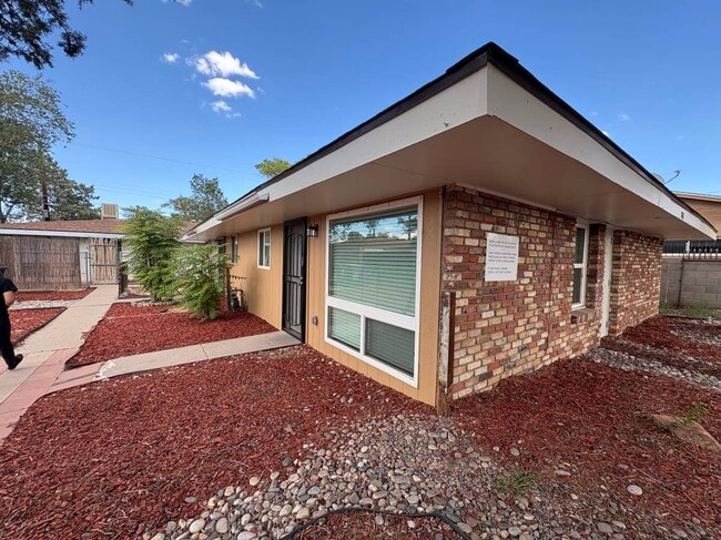 Building Photo - 8413 Marquette Ave NE Unit A Rental