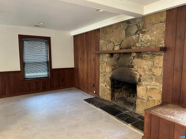 Photo - 1127 Round Hill Dr