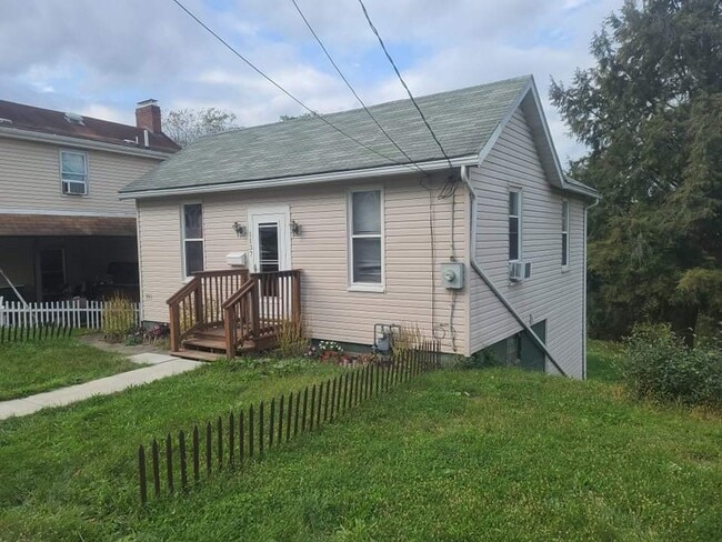 Photo - 1137 Lawton St