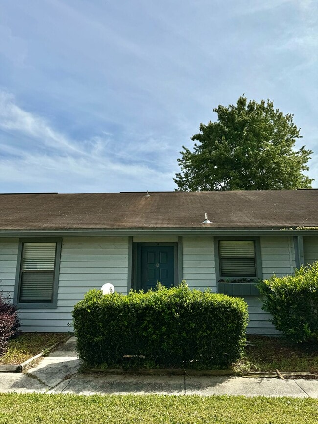Building Photo - 1278 Montecello Dr