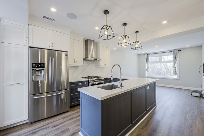 Photo - 17 Lockwood Rd Unit A