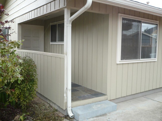 Photo - 2711 NW Coolidge Way