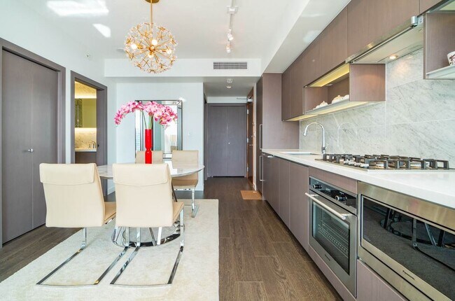 Photo - 6538 Nelson Av