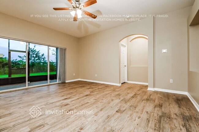 1527 Emerald Hill Way