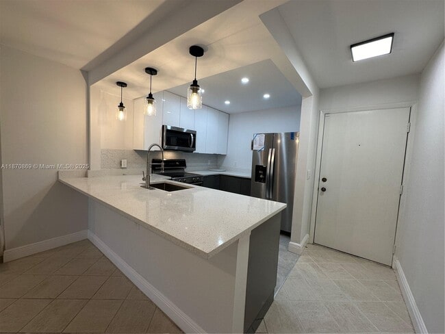 Photo - 441 SE 10th St Unit 102