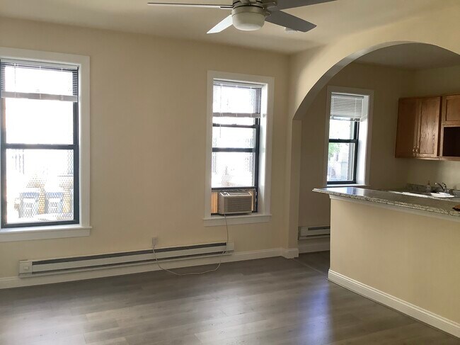 Photo - 1627 Lamont St NW Unidad 1