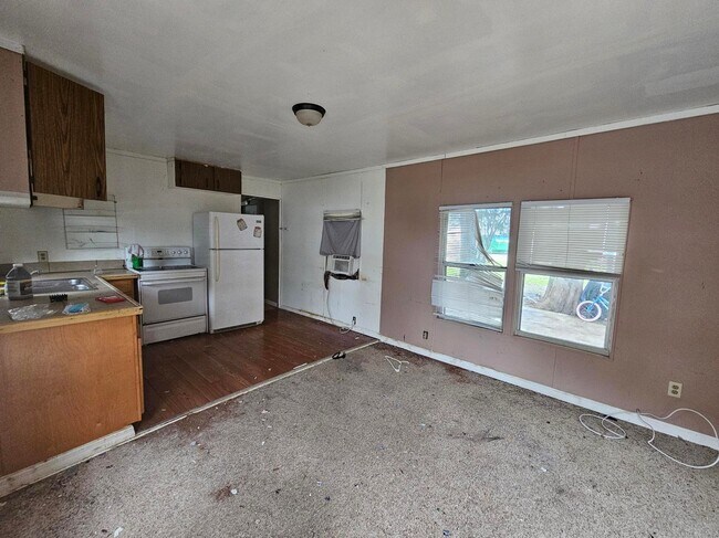 Photo - 920 Boardwalk Ln