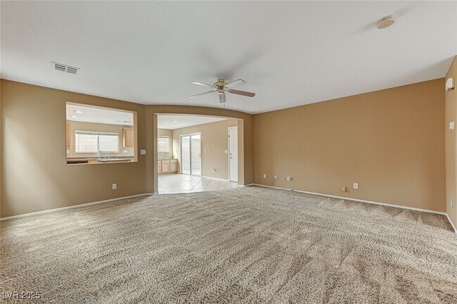 Photo - 83 Lockheed Ave