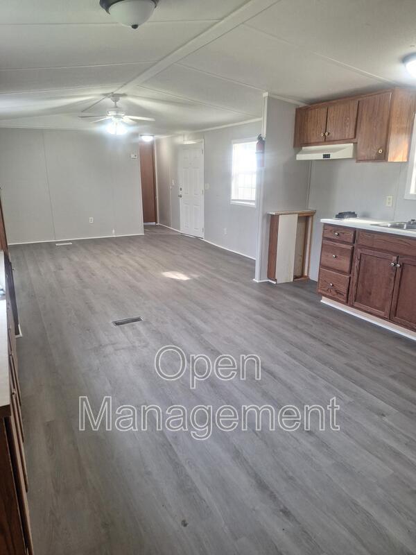 Photo - 301 Mantle Ave