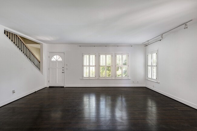 Building Photo - 1919 W McKinney St