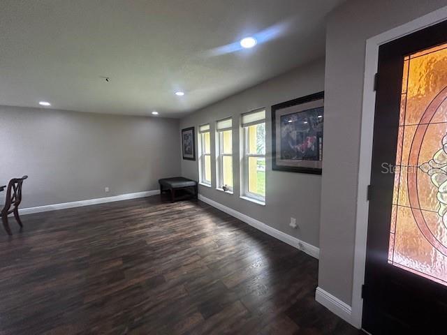 Photo - 124 Mayfair Cir W