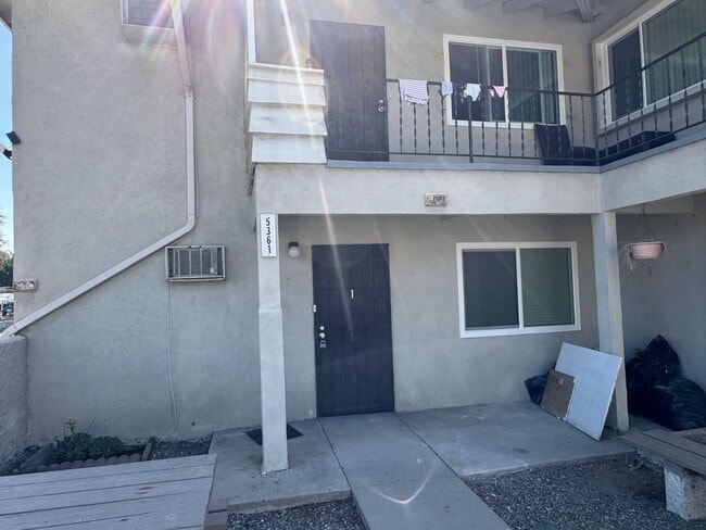 Building Photo - 5361 W Maitland St Unit 5361 Maitland 3