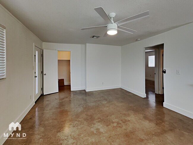 Photo - 4830 E Willetta St Unit 8