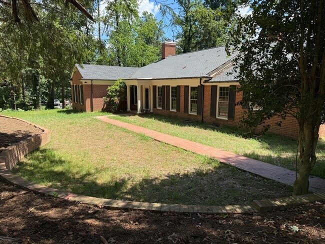 Building Photo - Fully Renovated 3 Bedroom on Biltmore Fore... Rental