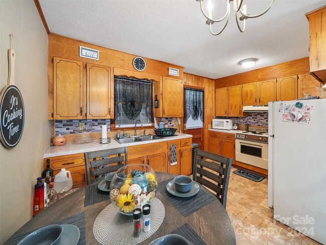 499 Worley Rd