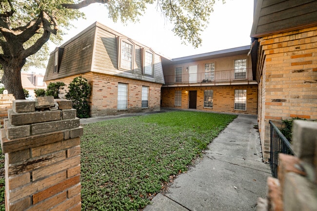 Photo - 2102 5th Ave N