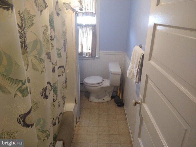 Photo - 634 E 4th St
