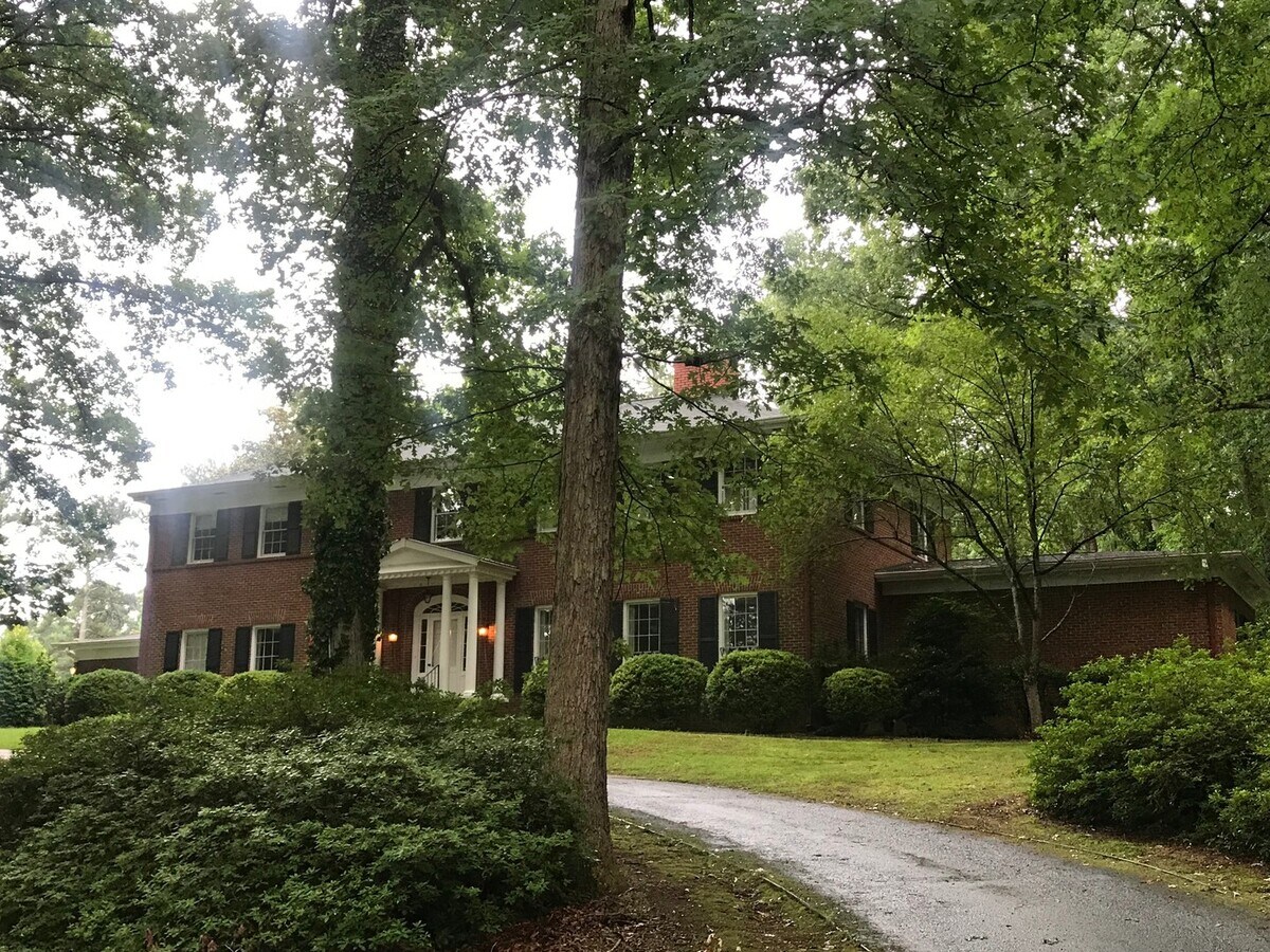 Photo - Downtown Monroe, Huge 4500 sq ft House,  5...