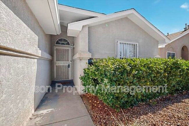 Photo - 1420 Stoneway Dr NW