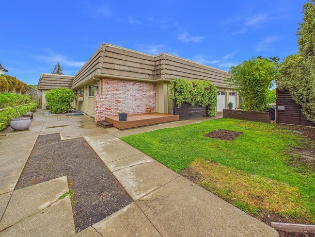 Photo - Immaculate Menlo Park house for rent now! $9,100
