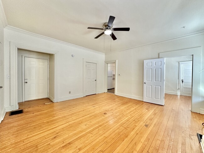 Photo - 255 S Jackson St Unidad 4