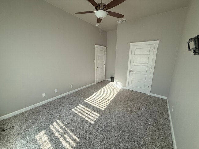Photo - 2502 Meadow Lark Dr
