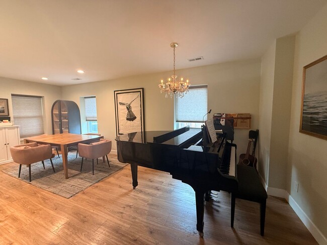 Photo - Spacious 4-Bedroom Home in the Heart of Edgewater