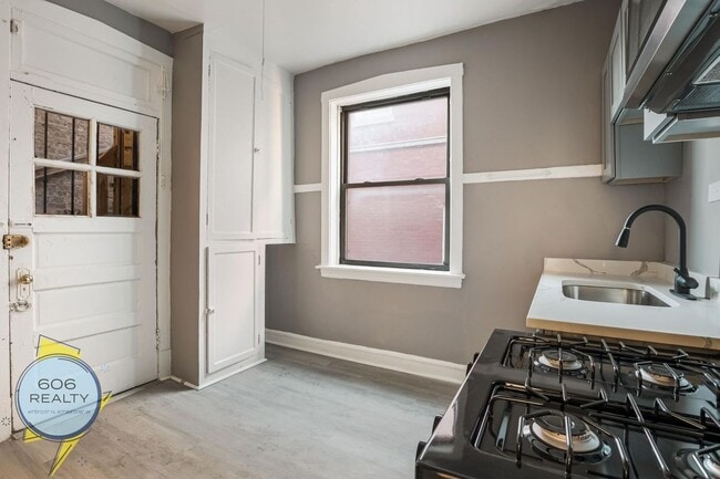 Photo - 1030 E Hyde Park Blvd