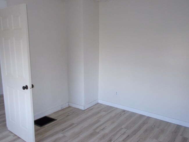 Photo - Spacious 1-Bedroom, 1-Bath Unit – 1,000 Sq...