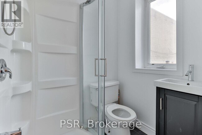 Photo - 1364 St Clair Ave W