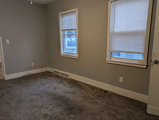 Photo - 1955 W 58th St Unidad Lower