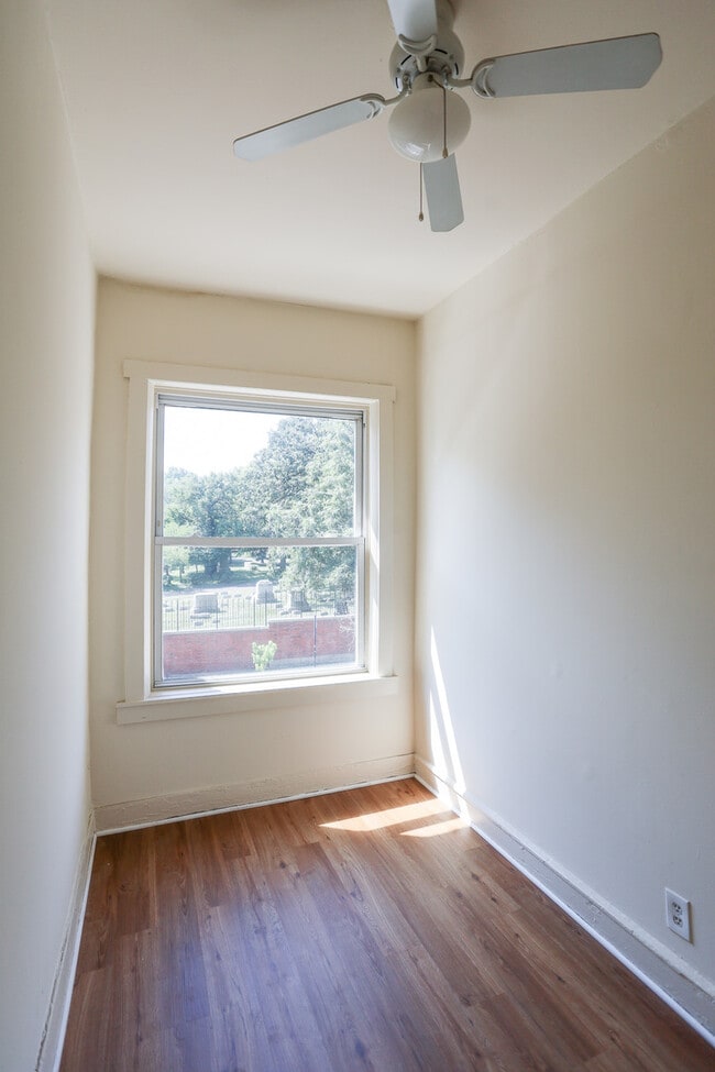 Photo - 1250 W Montrose Ave Unit 131