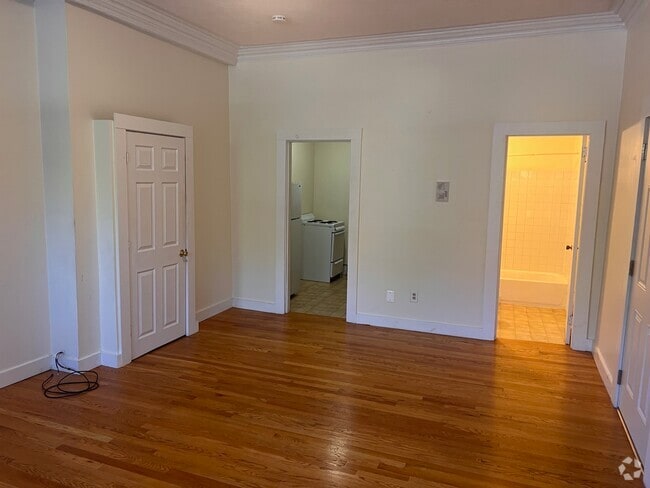 Building Photo - 465 Beacon St Unit #X Rental