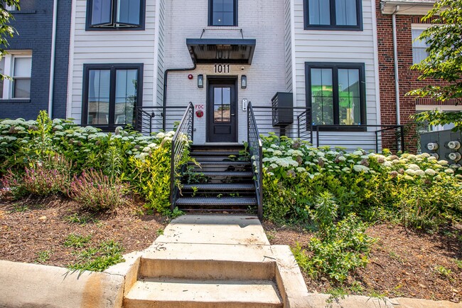 Lovely 1 BR & 1 Den/2 BA Condo in Trinidad! - Lovely 1 BR & 1 Den/2 BA Condo in Trinidad!