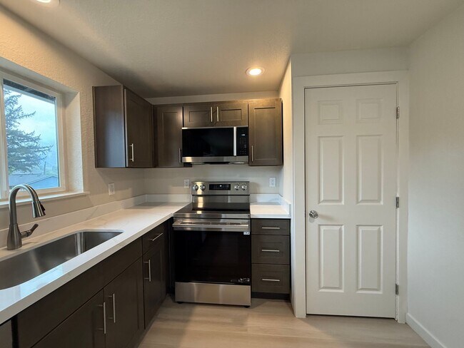 Photo - 808 - Sultan Horizons, LLC (TENANT FULFILLMENT) Unit 2