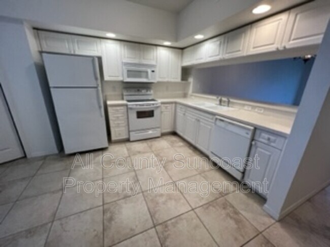 Photo - 960 Starkey Rd Unidad 1305