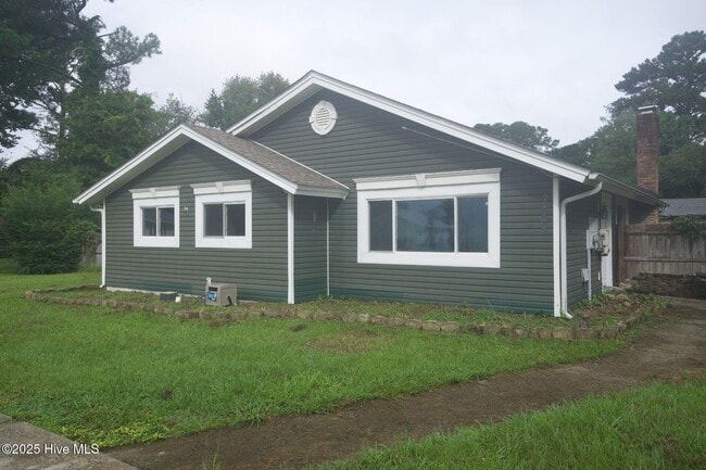Building Photo - 200 N Willow Ln Rental