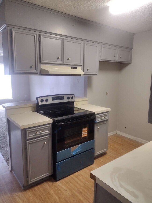 Photo - 525 Broad St