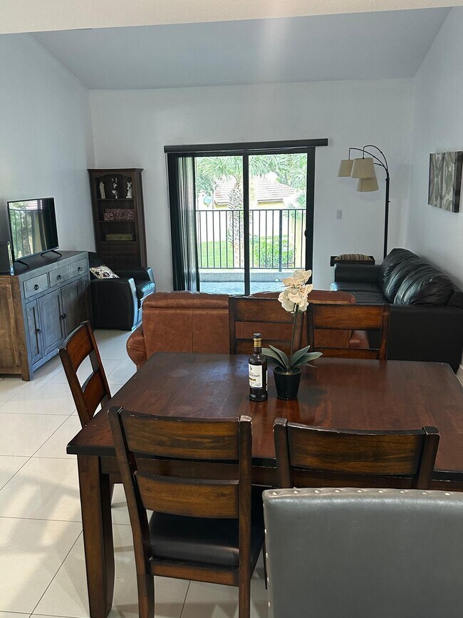 Photo - 1665 Cabot Ln Unit A2