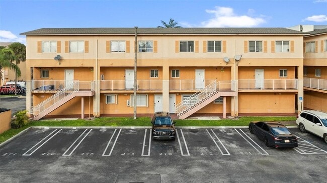 Photo - 6255 SW Kendale Lakes Cir Unit B-230