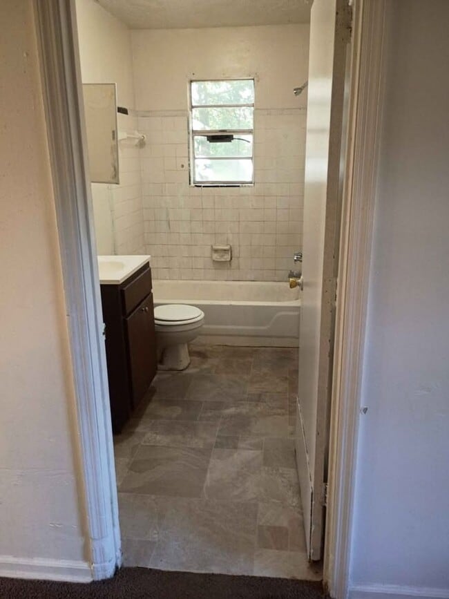 Photo - 705 S Van Buren St