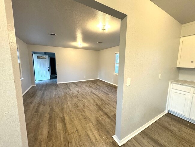 Photo - 4 Bedroom 1 Bath home