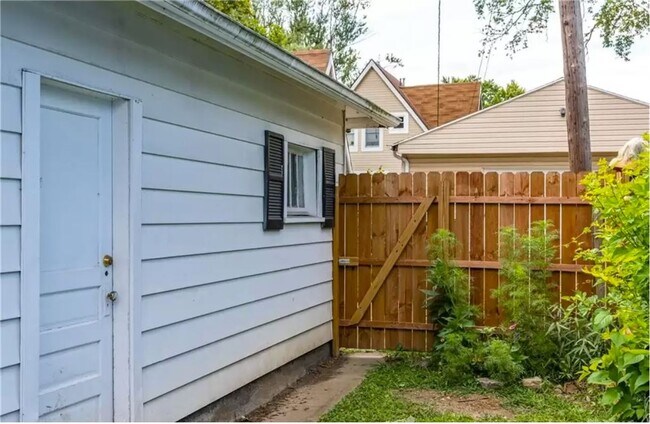 Photo - 1409 Carlisle Ave