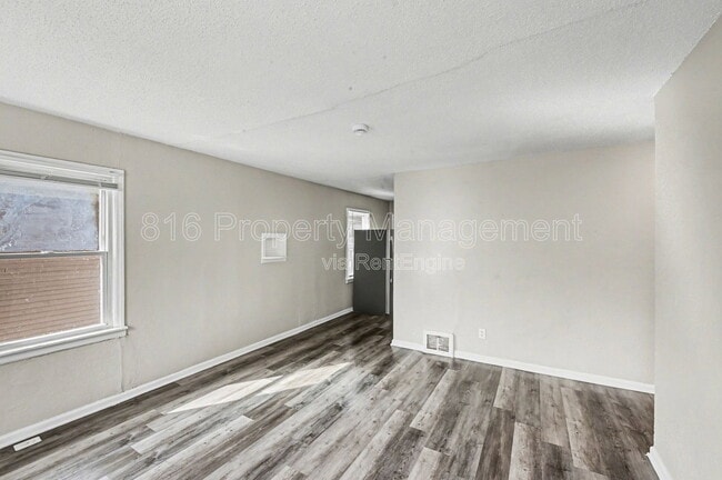 Photo - 7036 Bellefontaine Ave