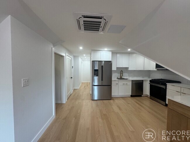 Photo - 12 Sewall Ave Unit 3