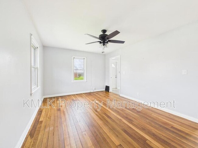 Photo - 1078 Lindsay Ave