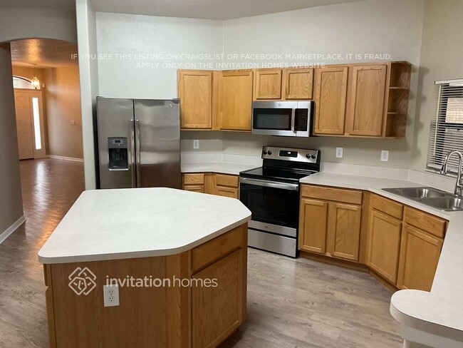 Photo - 412 Commodore Ave NW